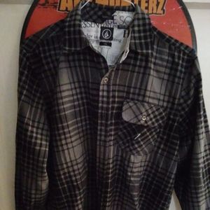 Volcom Button Down EUC